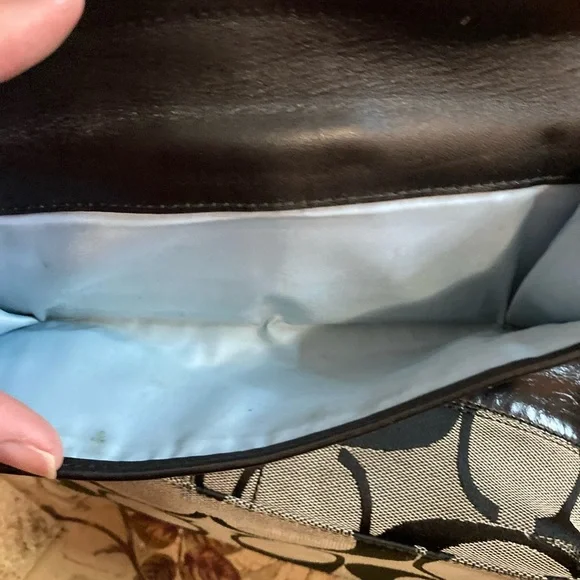 COACH signature stripe No. 12429
SHOULDERBAG tote VNTG and wallet - Picture 14 of 16